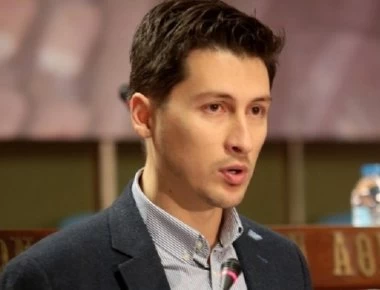 Πυρά Π. Χρηστίδη κατά Μητσοτάκη, Χρυσοχοΐδη και Μενδώνη για την υπουργοποίησή τους